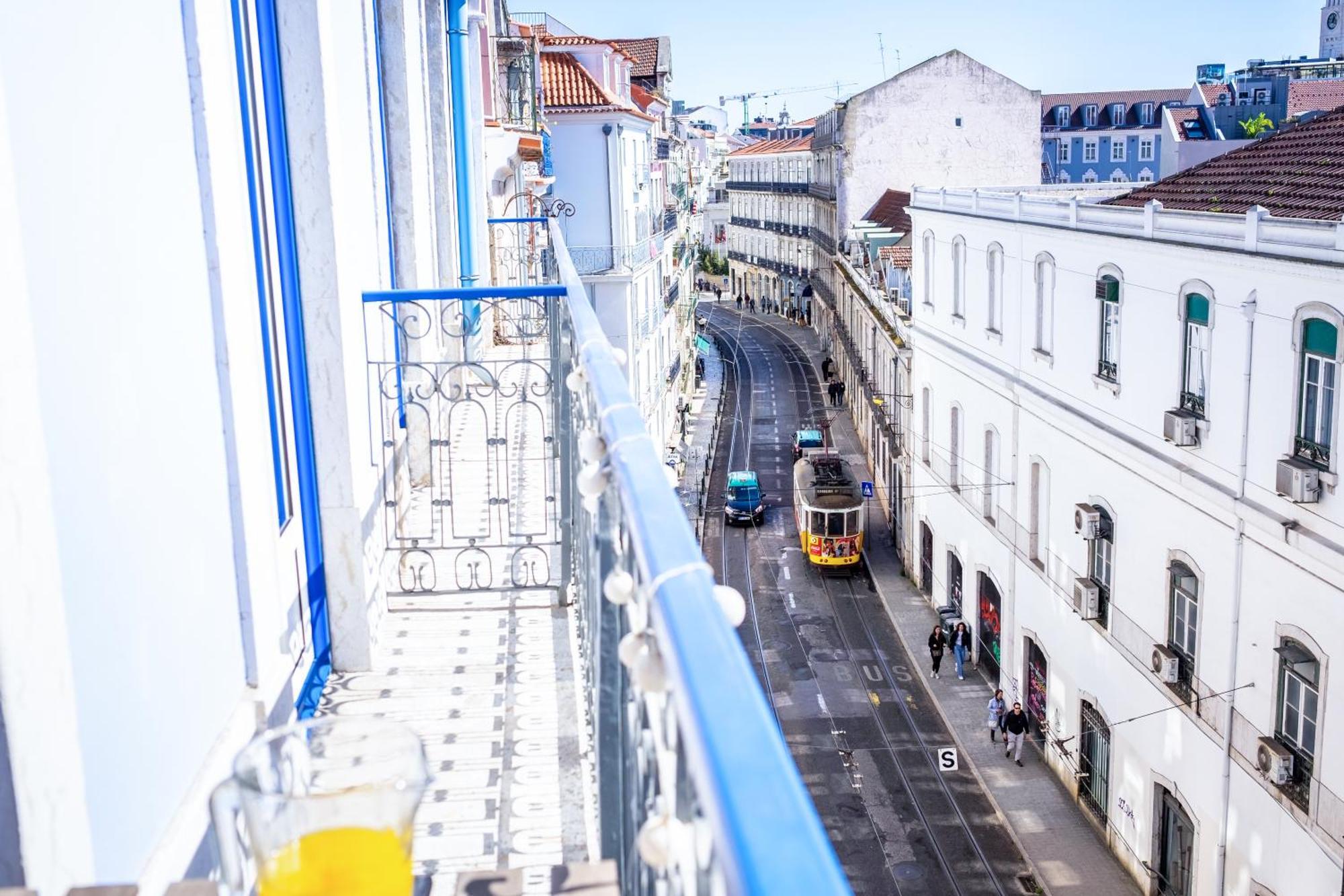 Luxury Apartment Near Cais Do Sodre Lisbon Exterior photo